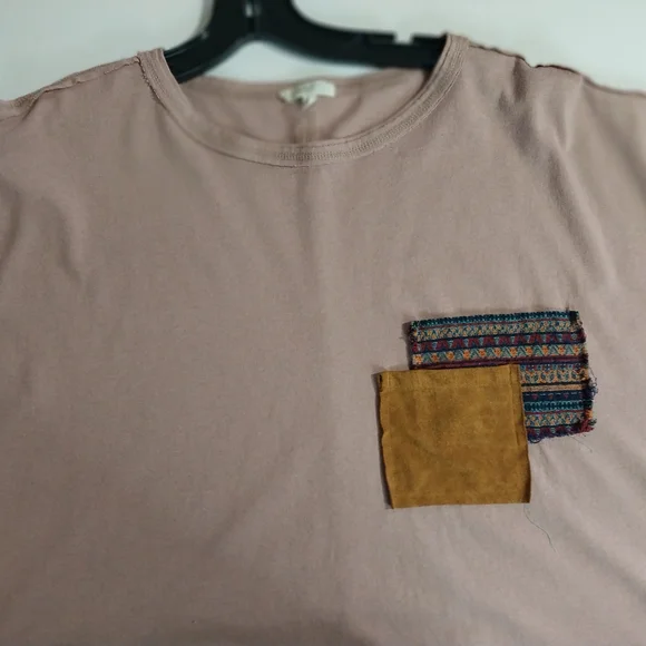 Easel Women's Oversized Size Large Dusty Pink Top with Pocket Accent - Picture 6 of 12